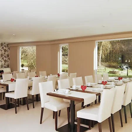 Hotel Au Vieux Moulin 4*